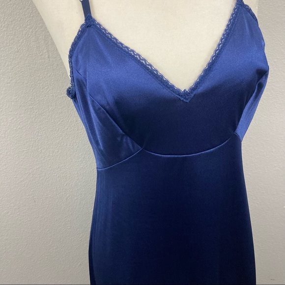 *SOLD* Vintage 1970’s Vanity Fair Skip Dress - Picture 3 of 5